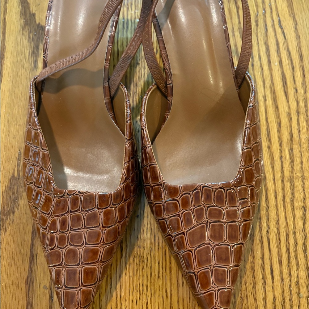 Elegant Brown Croc-Embossed Slingback Heels